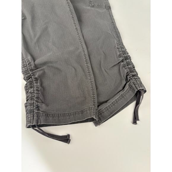 Eddie Bauer Pants Womens 6 Gray Ripstop Cargo Capri Crop Tech Hiking Outdoor - Picture 2 of 9